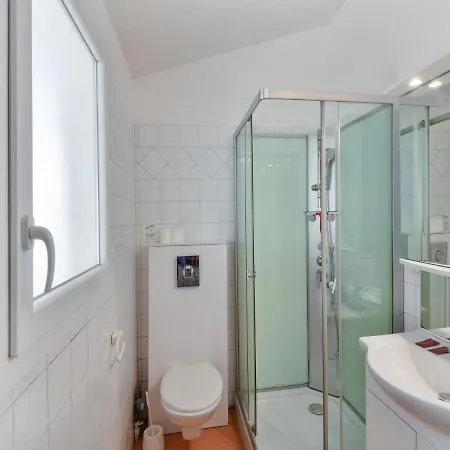 Pleasant Holiday In Saint-savinien With Pool Vakantiehuis Saint-Savinien