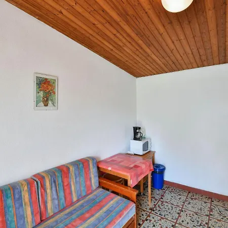 Vakantiehuis Pleasant Holiday In Saint-savinien With Pool